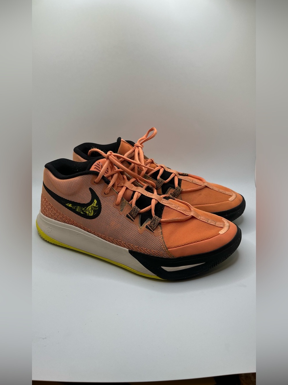 Men”s Nike  Kyrie  Flytrap 6  Orange /Black  Low-Top Athletic Sneakers Size 11.5